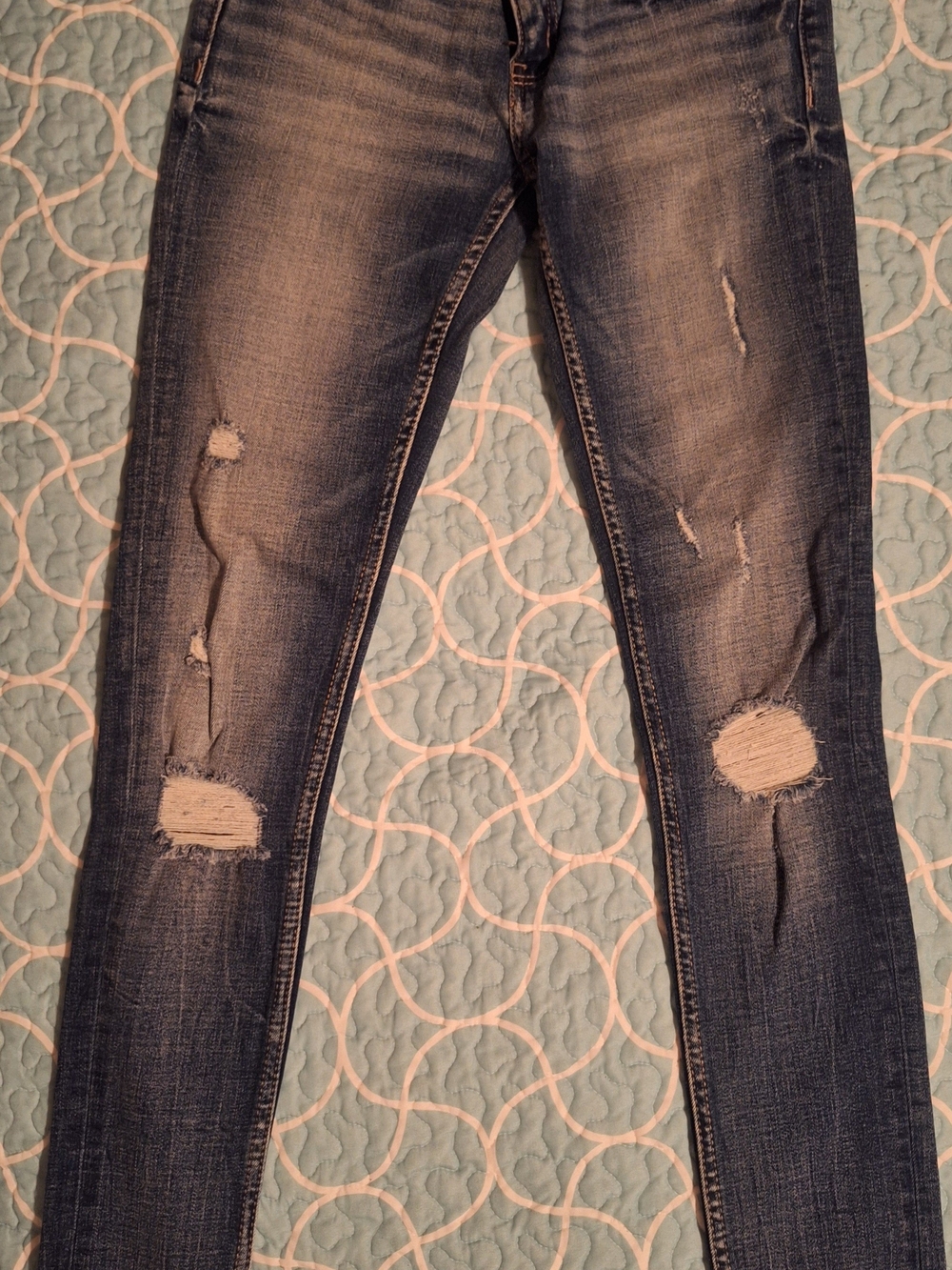 Women's Distressed Skinny Jeans - Faded Blue